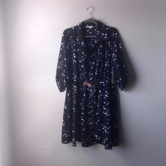 indigo Rose Dresses & Skirts - NWT Navy dress with bird print, belt detail & slip